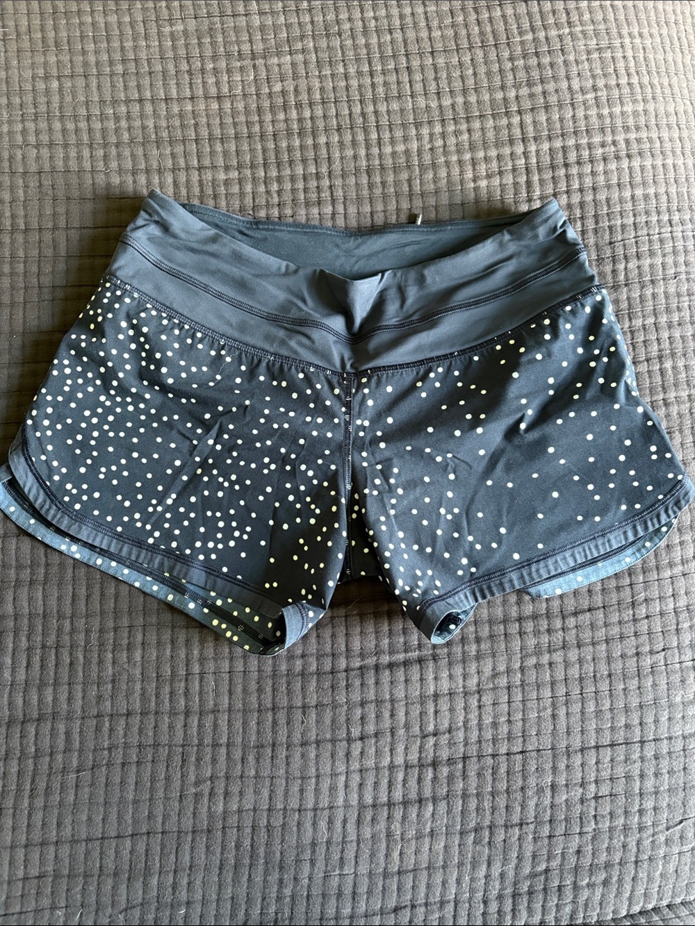 Lululemon shorts size 4